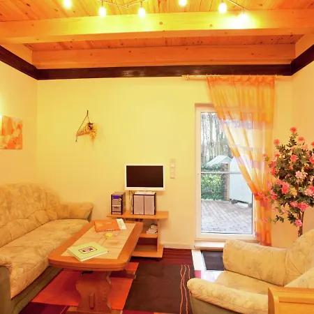 With Terrace In Fehrow Holiday home *