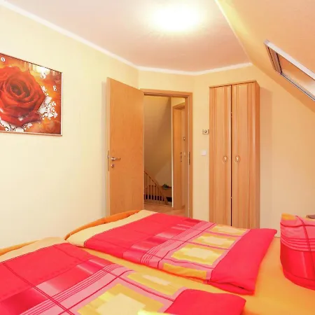 Holiday home With Terrace In Fehrow
